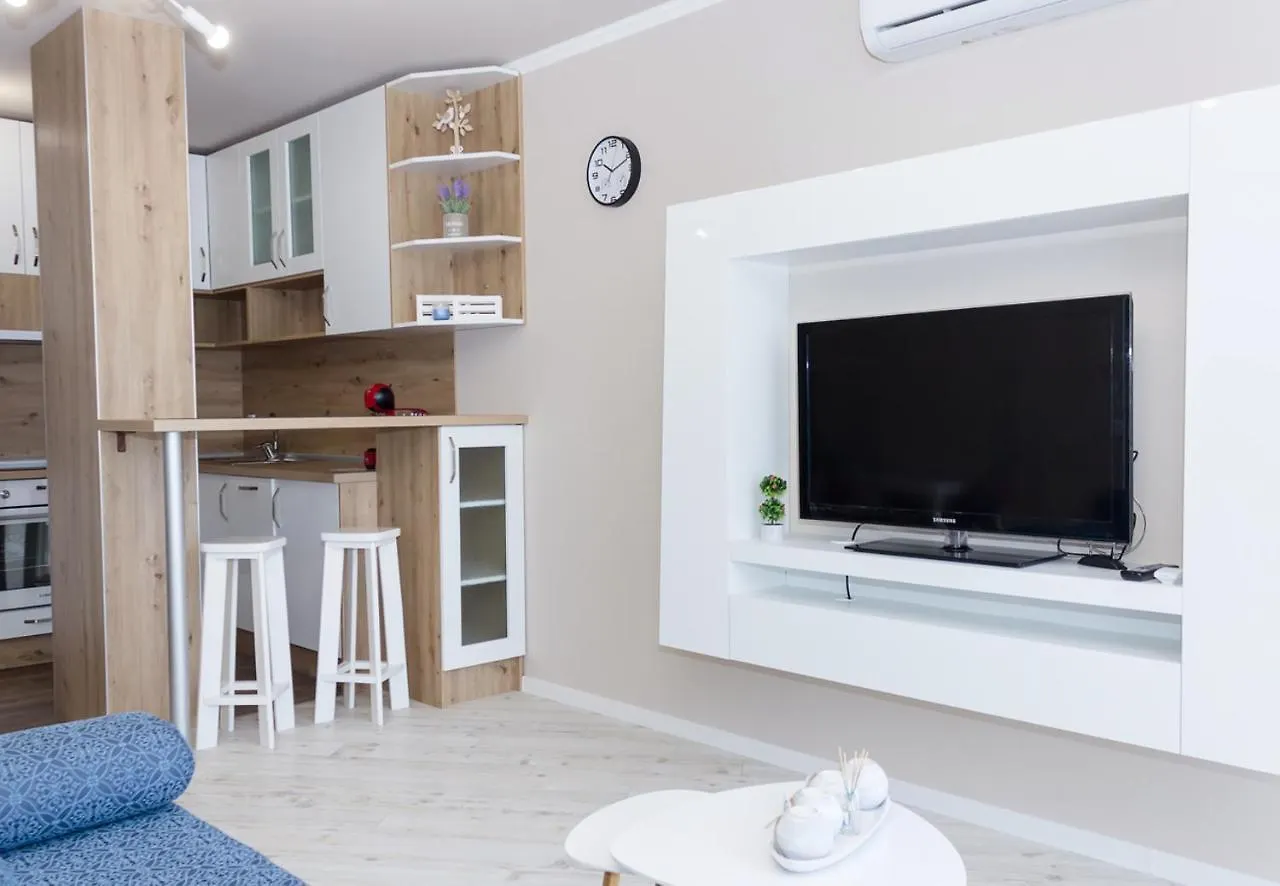 Sunny Blue One-Bedroom Flat With Balcony By Flat Mаnager Varna 0*,  Bulgaria